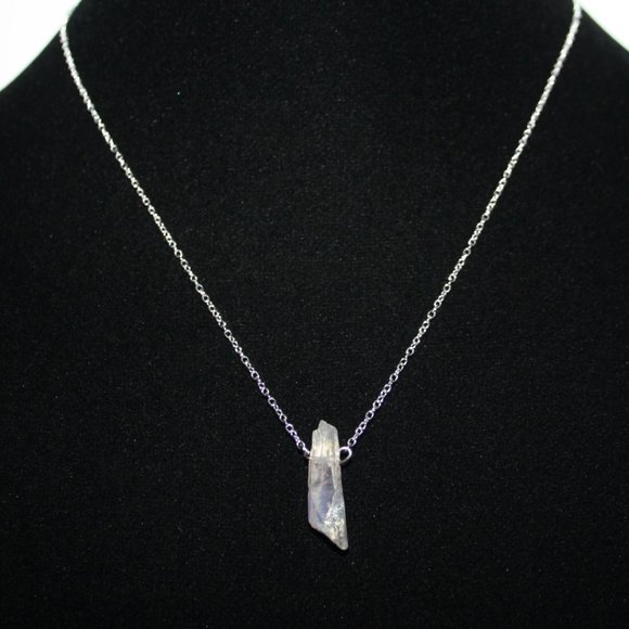 NWoT quartz necklace silver chain